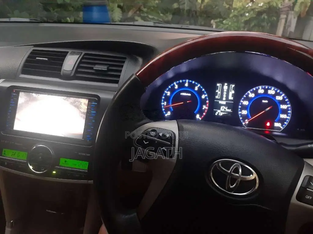 Toyota Premio 2013 Car (Used)