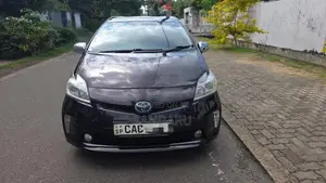 Toyota Prius G Grade 2013 Car (Used)