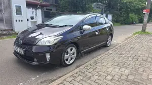 Toyota Prius G Grade 2013 Car (Used)