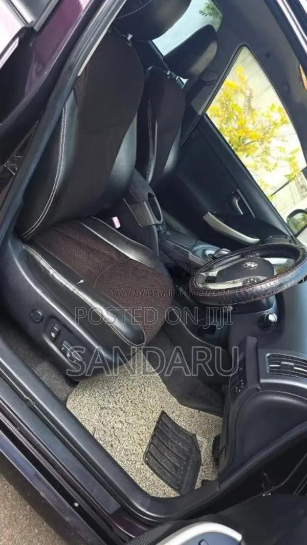 Toyota Prius G Grade 2013 Car (Used)