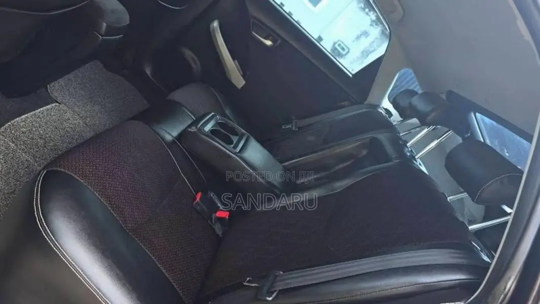 Toyota Prius G Grade 2013 Car (Used)