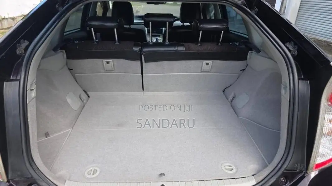 Toyota Prius G Grade 2013 Car (Used)