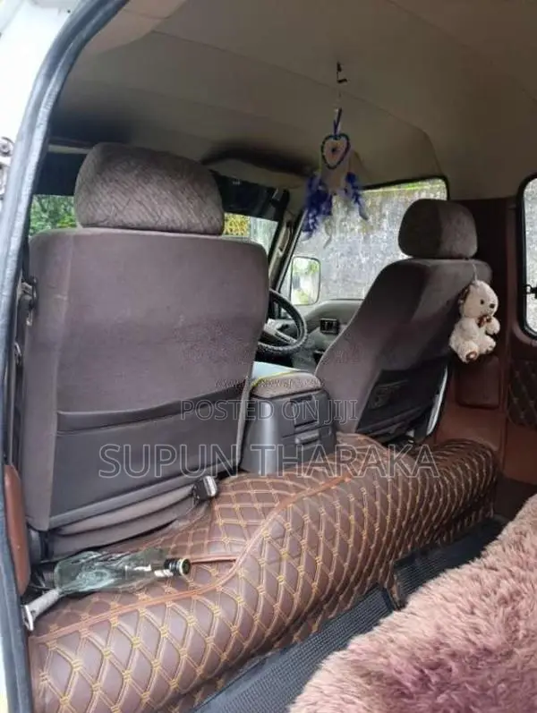 Nissan Caravan 1991 Van (Used)