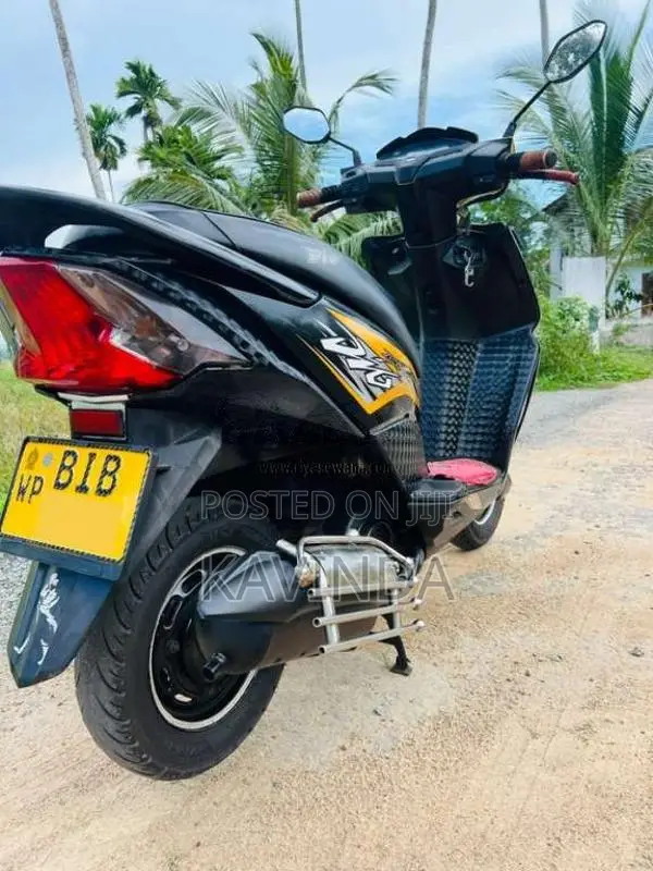 Honda Dio DX 2019 Motorbike (Used)
