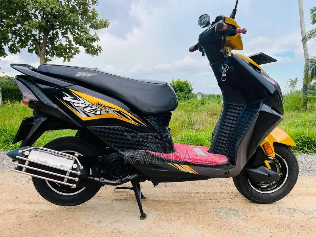 Honda Dio DX 2019 Motorbike (Used)