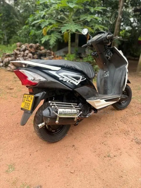 Honda Dio 2015 Motorbike (Used)