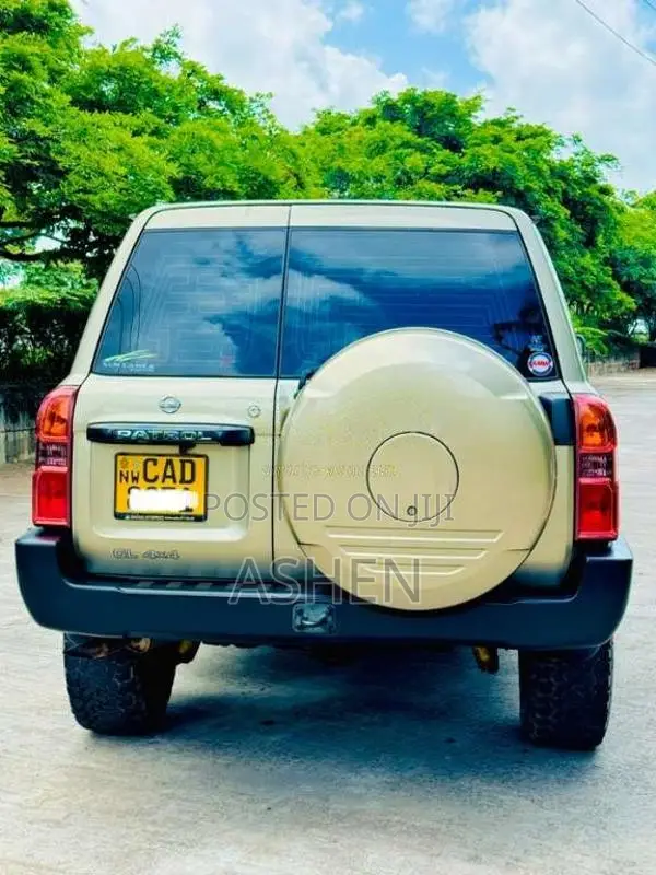 Nissan Patrol Y61 2014 SUV (Used)
