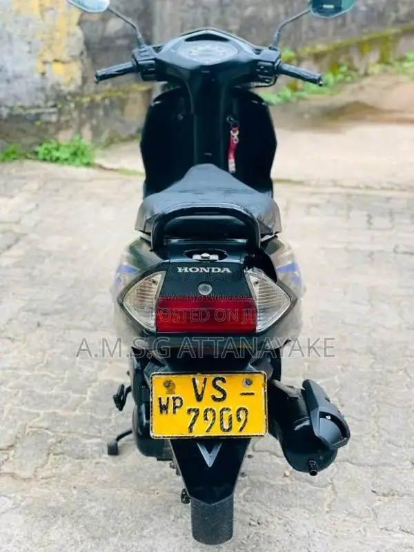Honda Dio 100 2010 Motorbike (Used)