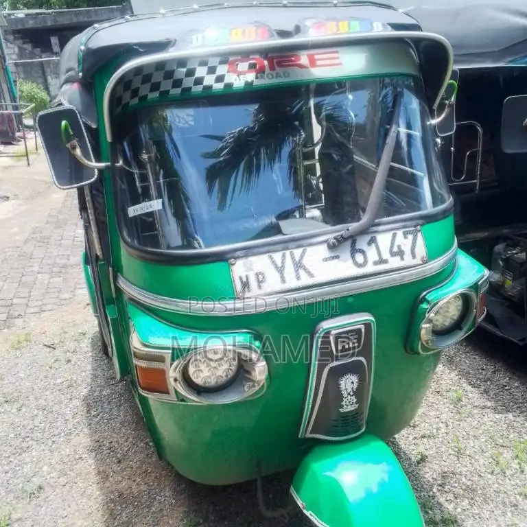 Bajaj RE 205 2011 Three Wheel (Used)