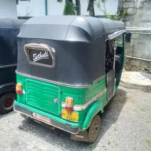Bajaj RE 205 2011 Three Wheel (Used)