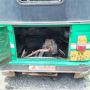 Bajaj RE 205 2011 Three Wheel (Used)
