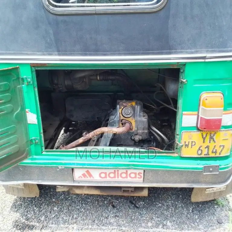 Bajaj RE 205 2011 Three Wheel (Used)