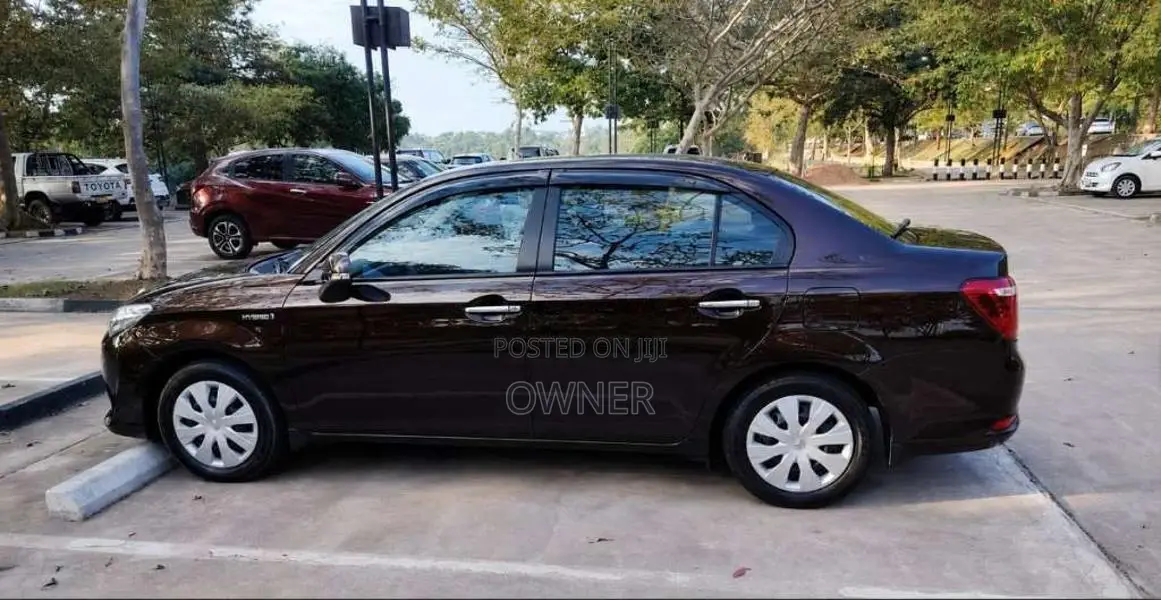 Toyota Axio 2015 Car (Used)