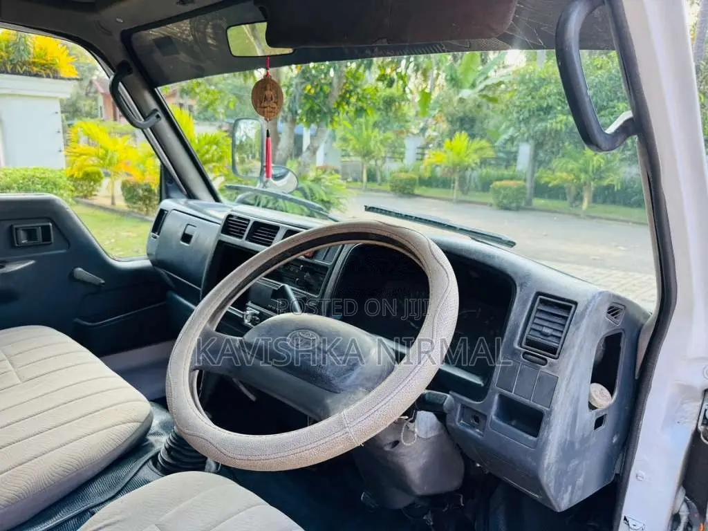 Toyota Dyna 1997 Lorry (Used)