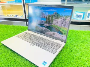 Laptop Dell Latitude 5520 16GB Intel Core i7 SSD 512GB