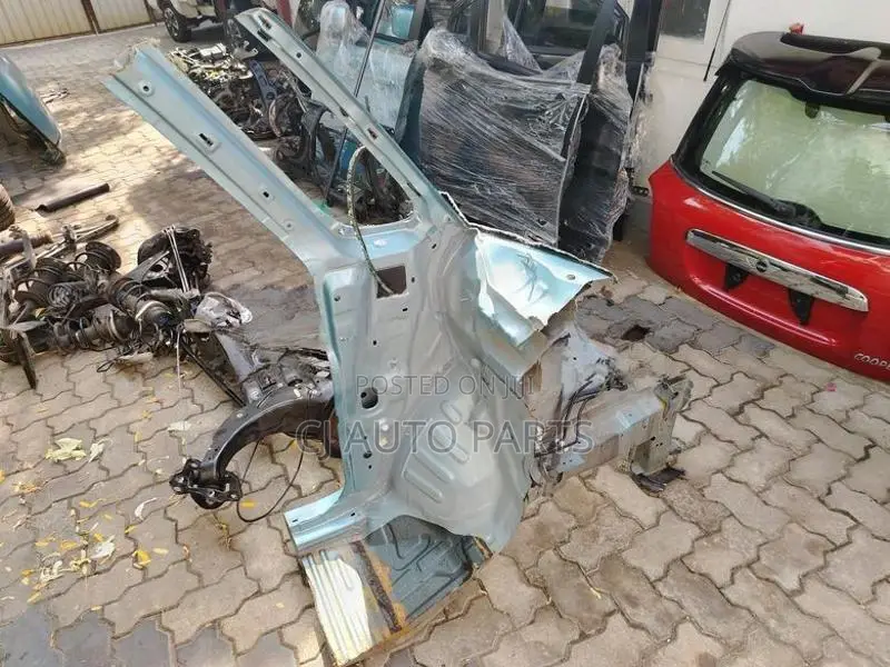 Suzuki Spacia MK42 A Post Side Cut