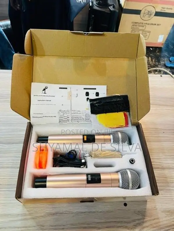 Wireless Dual Channel Microphone ( Brand New )