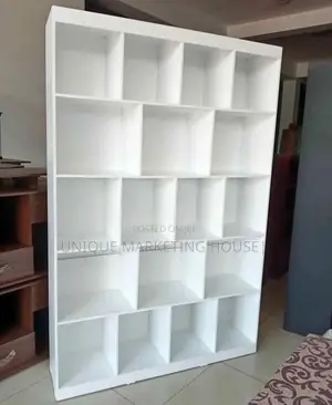 Modern 6x4 White Design Rack with Bk Board