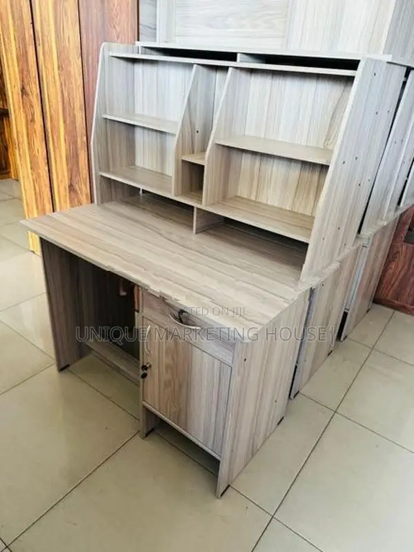 Modern 3.5x2ft American White Hi-Rk Study Table
