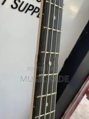 BASS GUITAR ( BRAND NEW )