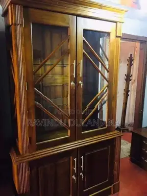 Tealk Glass cupboard