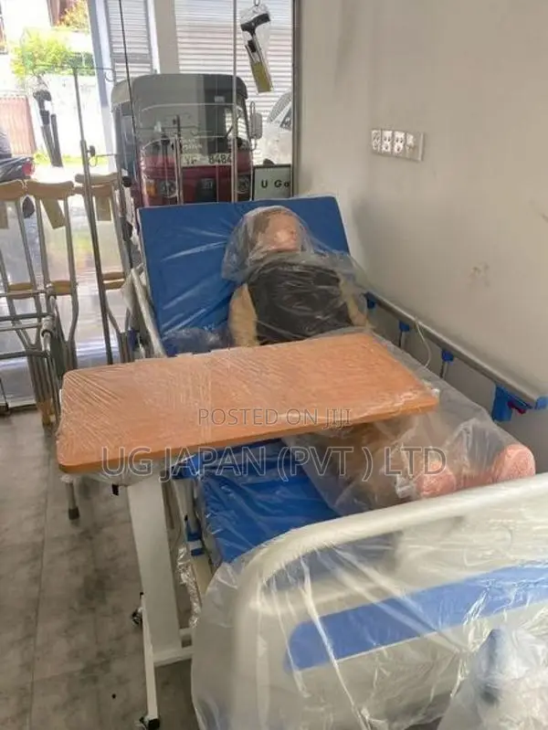 Patient Hospital Electric Bed 8 Hours Battery Back Up