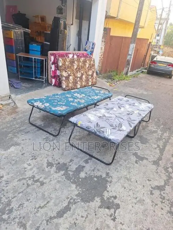 Folding bed with mattress 6×2.5ft