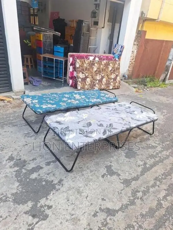 Folding bed with mattress 6×2.5ft