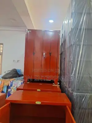 4×2.5 ft Office Cupboards