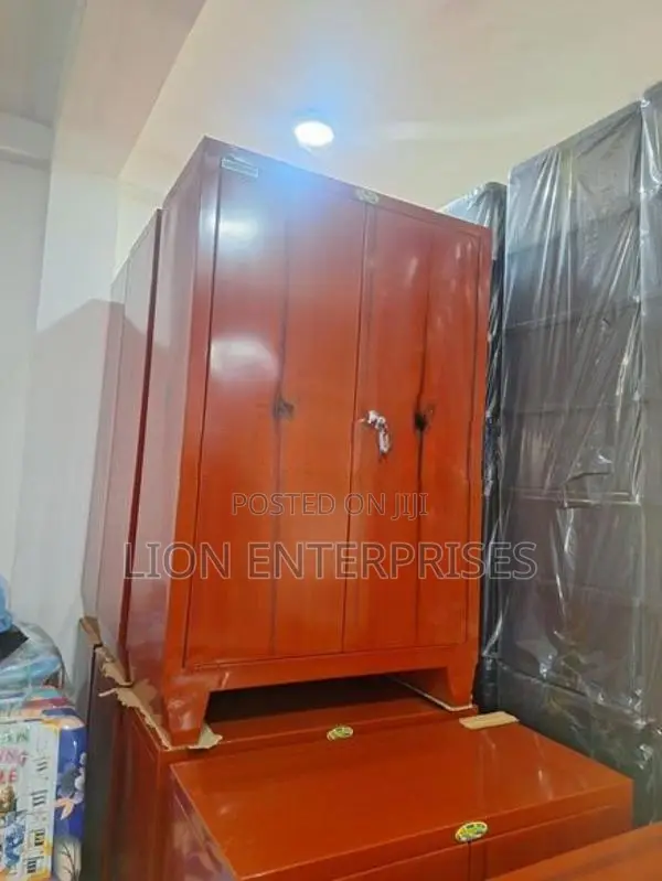4×2.5 ft Office Cupboards