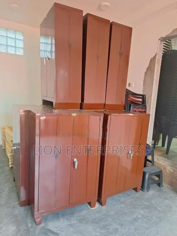 Steel half cupboards 4×2.5Ft