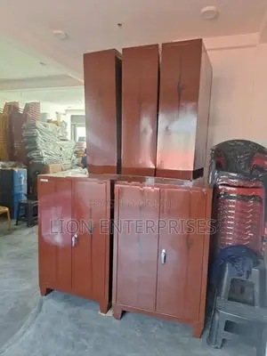 Steel half cupboards 4×2.5Ft