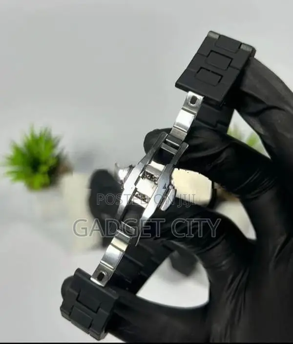 Aura Arabic Watch