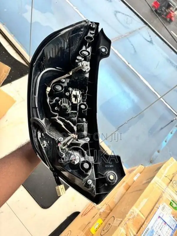 Toyota Aqua Tail Light Set (with harness)