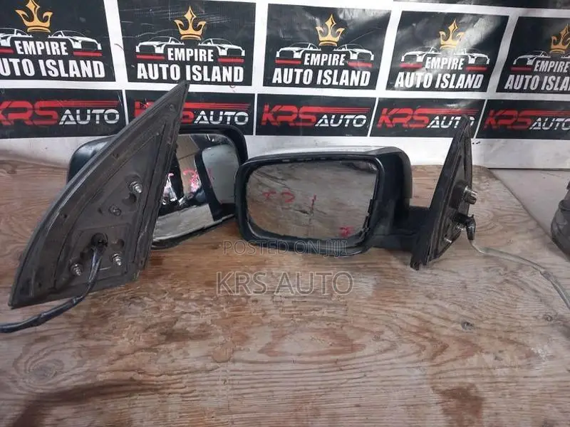 Nissan X-Trail NT 31 Side Mirror