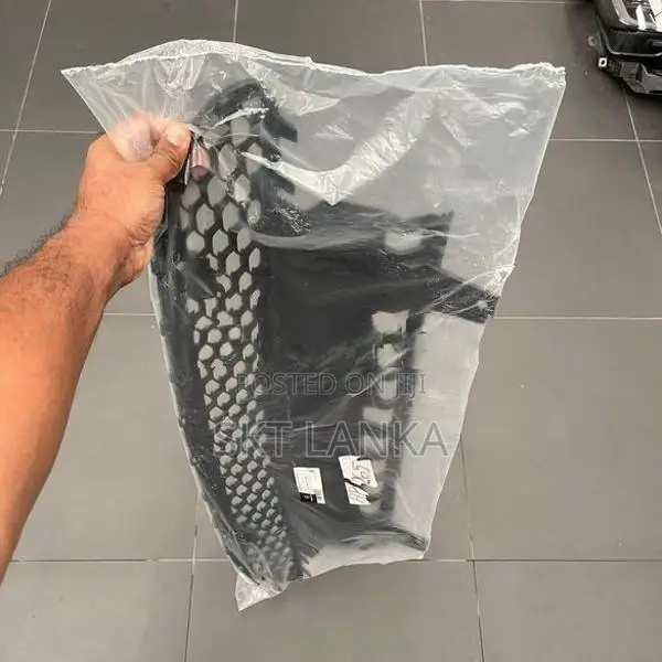 Genuine Brand New Mercedes GLE GLE300D 2020 front bumper grille