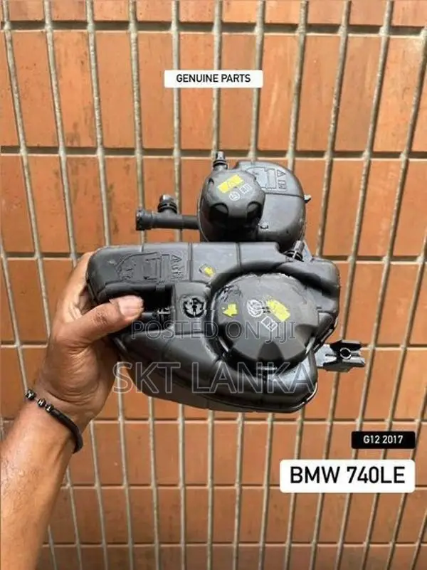 Genuine BMW 7 740e 740Le 530e engine coolant bottle tank
