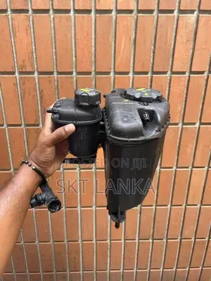 Genuine BMW 7 740e 740Le 530e engine coolant bottle tank
