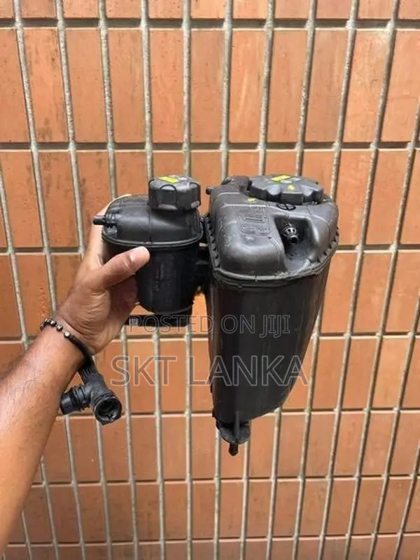 Genuine BMW 7 740e 740Le 530e engine coolant bottle tank