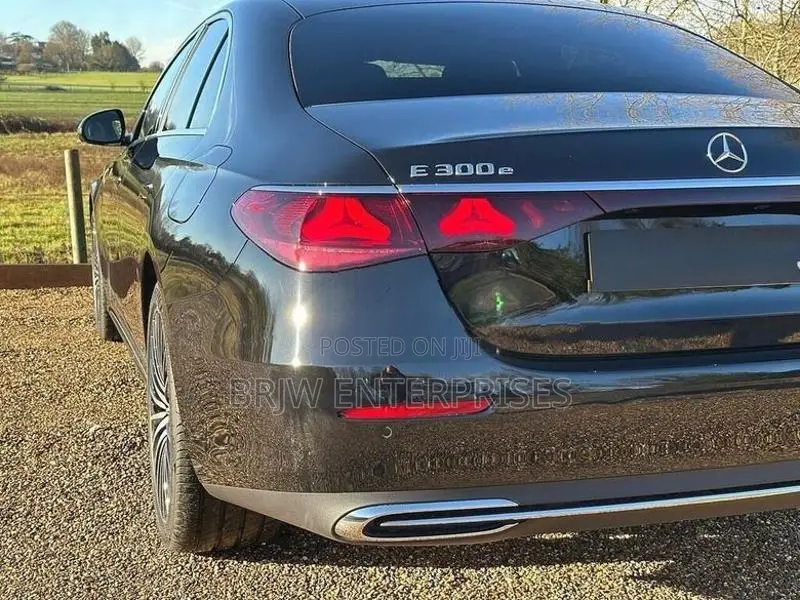 Mercedes Benz E300 E300e Amg Prem plus 2026