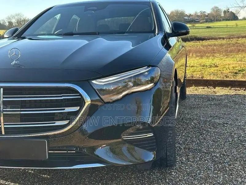 Mercedes Benz E300 E300e Amg Prem plus 2026