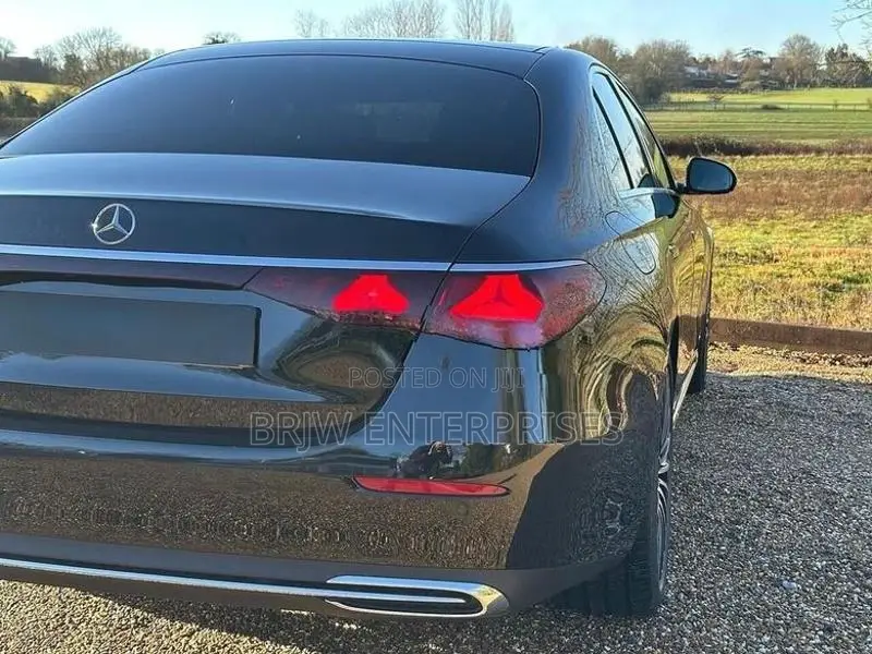 Mercedes Benz E300 E300e Amg Prem plus 2026