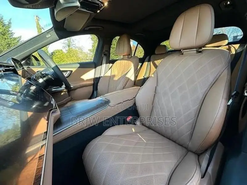 Mercedes Benz E300 E300e Amg Prem plus 2026