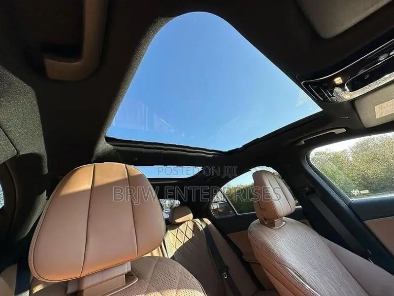 Mercedes Benz E300 E300e Amg Prem plus 2026