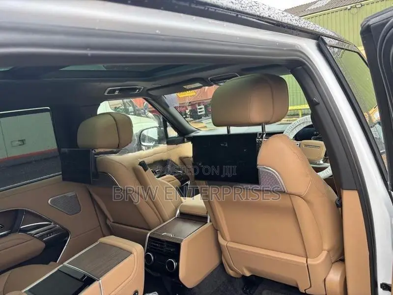Land Rover Range PHEV longwheel base 2026