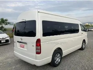 Toyota HIACE COMMUTER JAPAN 2026