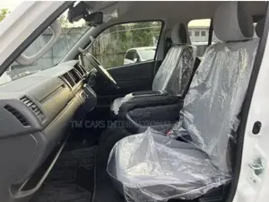 Toyota HIACE COMMUTER JAPAN 2026