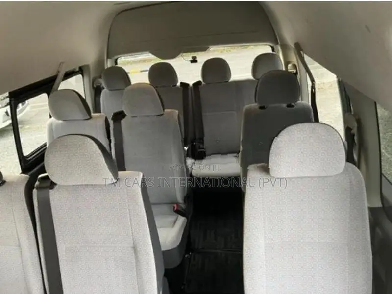 Toyota HIACE COMMUTER JAPAN 2026