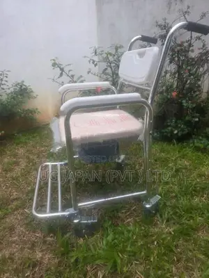 Commode Chair Full Option / Bathroom