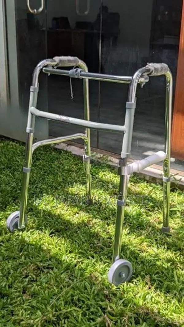 Moving Walker With Wheel